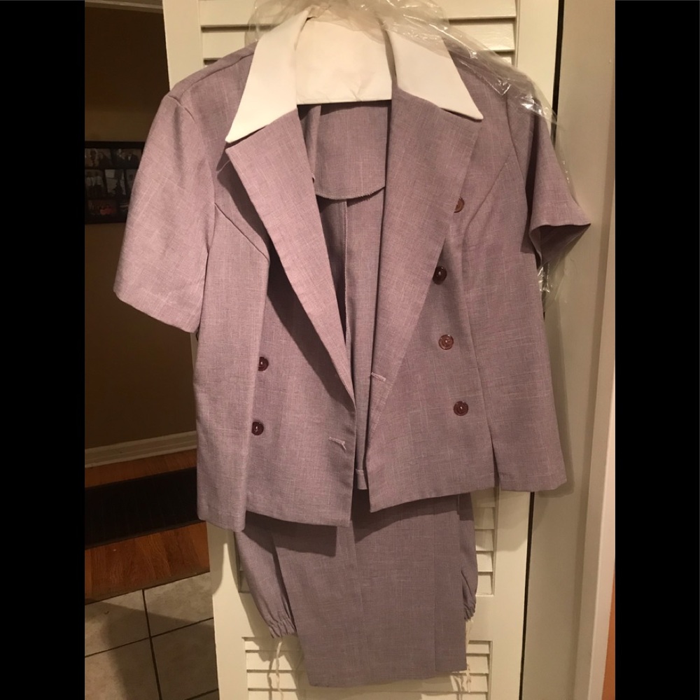 Ladies shirt sleeve pant suit